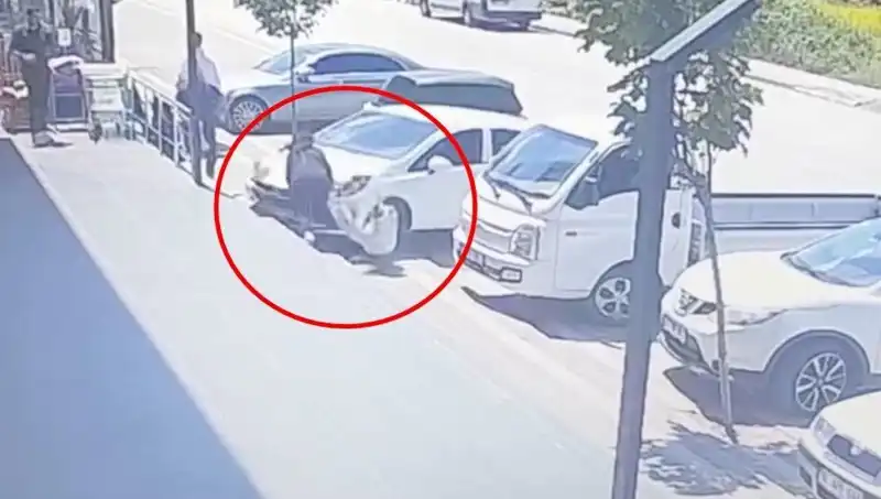 Yalova'da Genç Öğrencinin Hayatı Tehlikeye Girdi: Aracın Altında Kaldı