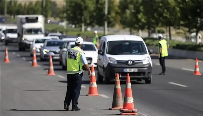 Tünel Kapatan Konvoy: Trafik Kaosu ve Protesto Yöntemleri