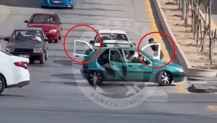 Trafikte Bıçak ve Kılıçlı Saldırı: Olay Anına Tanıklık Edenler Konuştu