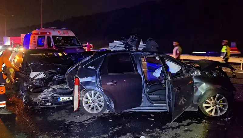 TEM Otoyolu’nda Zincirleme Kaza: 7 Yaralı, Trafik Durma Noktasına Geldi!