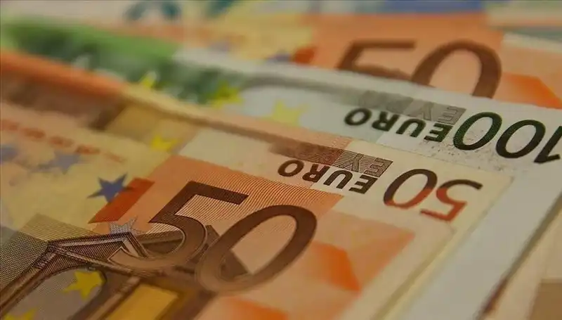 Euro'nun Zirve Tırmanışı Sonrası Dibe Vuruşu: Ekonomik Etkiler Neler Olacak?