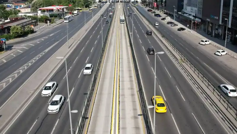 İstanbul'da Bayramda Yollar Nasıl Boş Kaldı? Sakin Bir Şehir Manzarası!