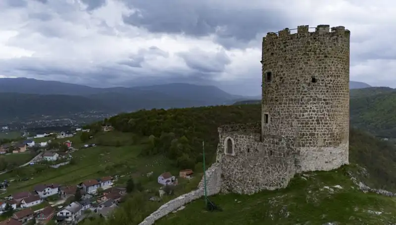 Sokolac Kalesi: Bosna Hersek'in Tarihinde Zamana Direnen Bir Miras