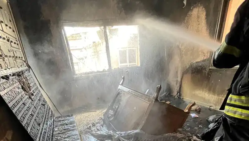 Mersin'de Apartman Dairesinde Çıkan Yangın, Mahallede panik yarattı