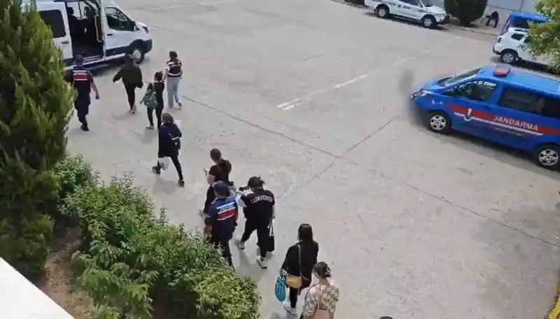 Taylandlı Kadınların Fuhuş Tuzakları: Çalışma ve Oturma İzni Bahaneleri