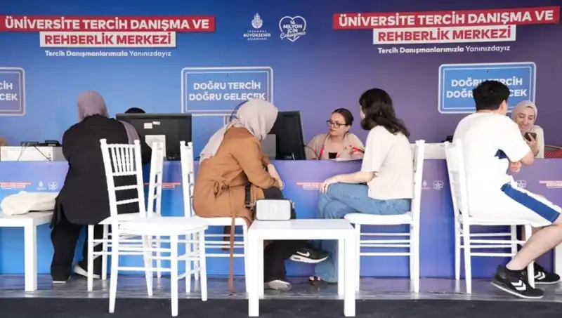 İstanbul'da 24 Yeni Tercih Danışma Merkezi Açıldı: Üniversite Yolculuğuna Destek