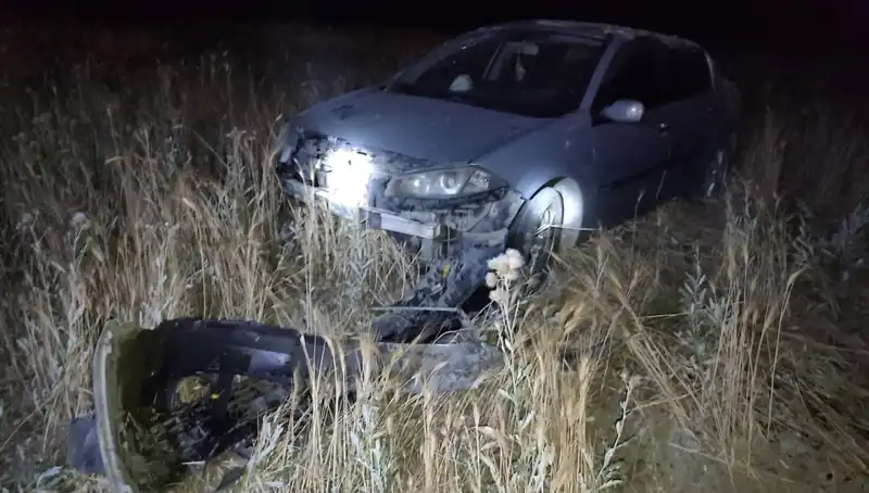 Burdur’da Otomobil Tarlaya Uçtu: Kazada İki Kişi Yaralandı!