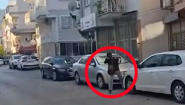 İzmir'deki Saldırı Anında Neler Oldu? Gözler Önünde Çatışma!