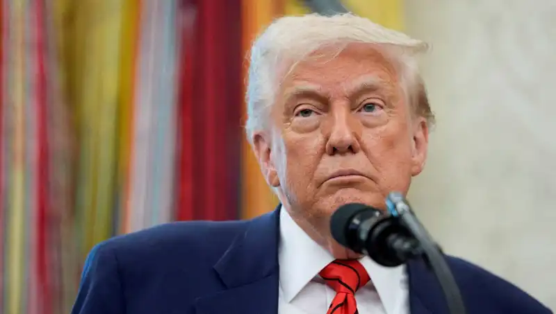 Trump G7 Zirvesini Terk Etti: Beyaz Saray'da Şok Toplantı