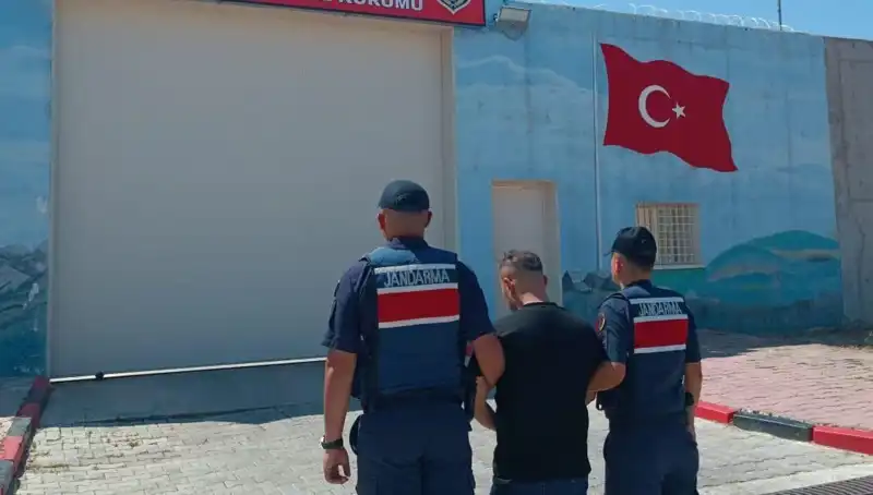 Afyon'da Suçlu Avı: 9 Aranan Şahıs Ele Geçirildi