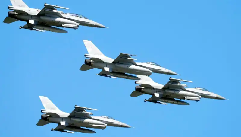 ABD'nin F-16 Planı: Ukraynalı Pilotlar için 310 Milyon Dolarlık Eğitim Desteği
