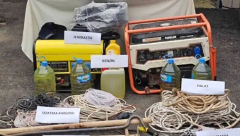 Kaçak Kazı ve Uyuşturucu Operasyonu: 9 Tutuklama ile Suç Ağı Çözüldü