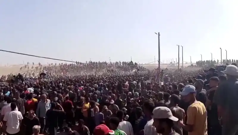 Gazze'de Yardım Dağıtım Noktasına İsrail Saldırısı: 26 Kayıp!