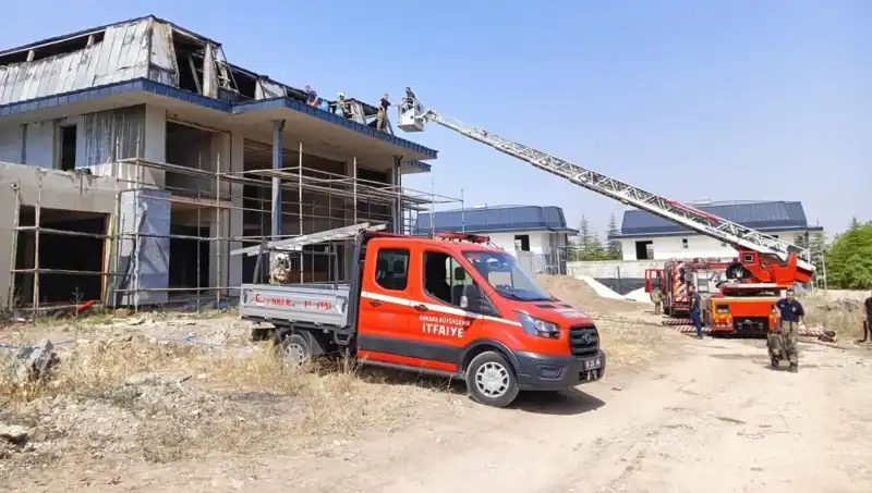 Gölbaşı'nda Villalar Arasında Korkutan Yangın: Neler Yaşandı?