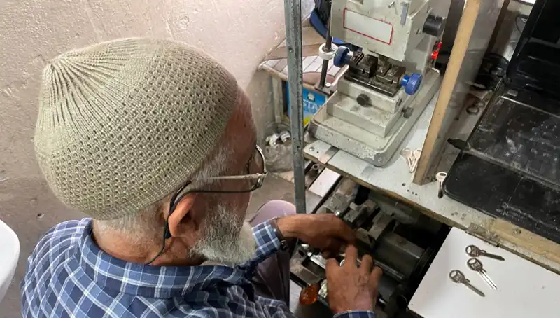 28 Yılda 4 Metrekarede Yüzlerce Hikaye: Küçük Dükkanın Büyük Sırrı