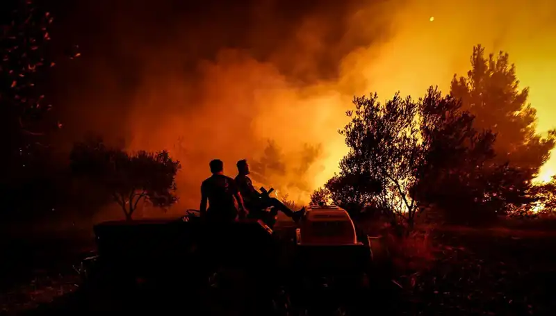 Çanakkale’deki Orman Yangını Alarmla Karşılandı: 785 Kişi Tahliye Oldu