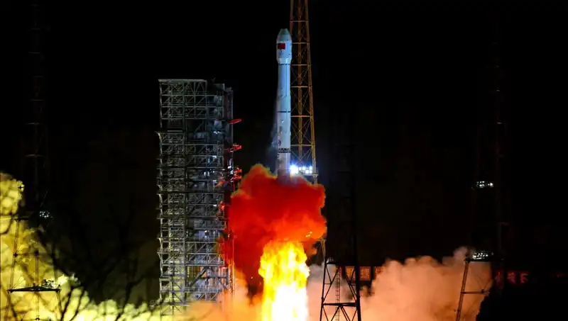 Çin’in Tienvın-2 Asteroid Keşif Aracı Uzaya Fırlatıldı