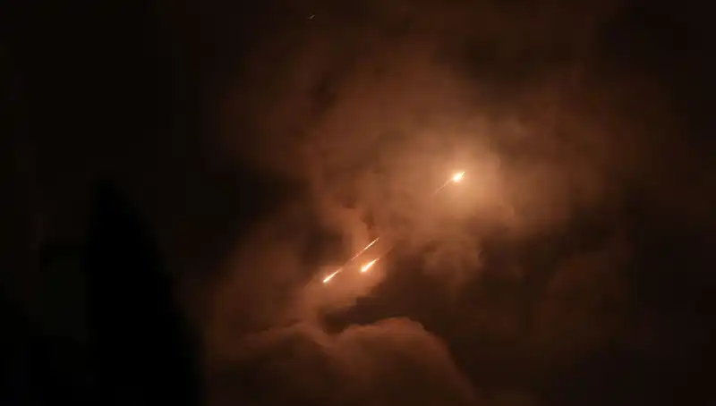 İran'ın Gece Saldırıları: Füzelerin Ateşlenme Saatleri Yüzde Yüz Hesaplı mı?