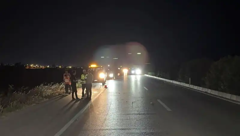 Adana'da Üç Araçlık Zincirleme Trafik Kazasında Yürekler Aydınlandı