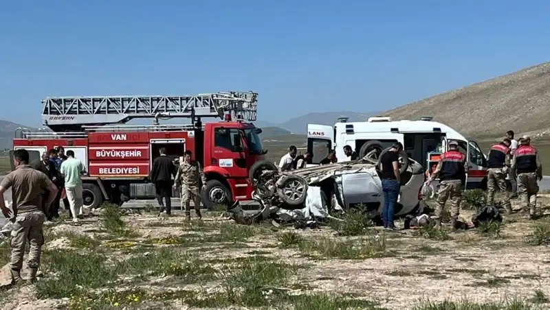 Van’da Faciaya Neden Olan Trafik Kazasında Hayatını Kaybedenlerin Sayısı 4’e Yükseldi