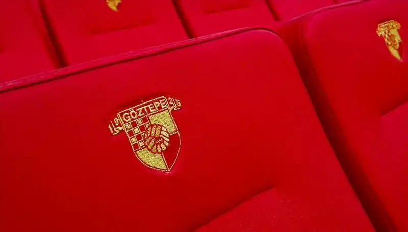 Göztepe, Yıldız Futbolcu Junior Olaitan ile Anlaştı