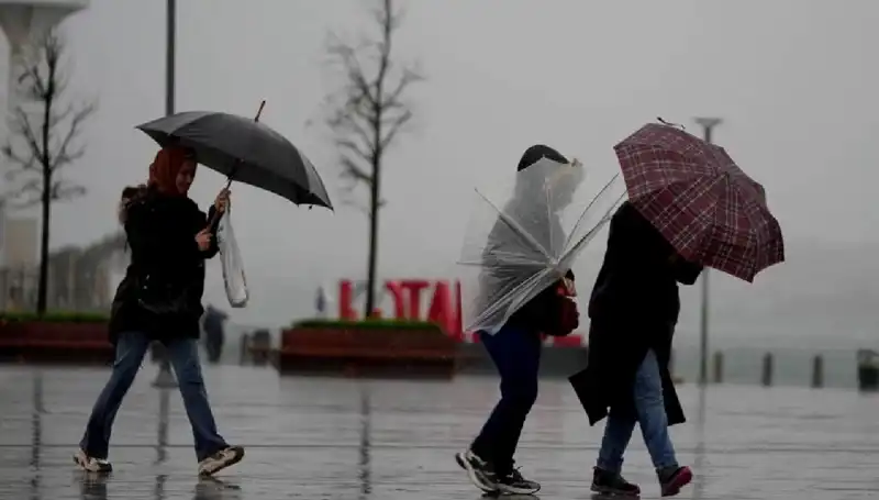 İki Bölgeye Kuvvetli Sağanak Uyarısı: Ne Yapmalıyız?