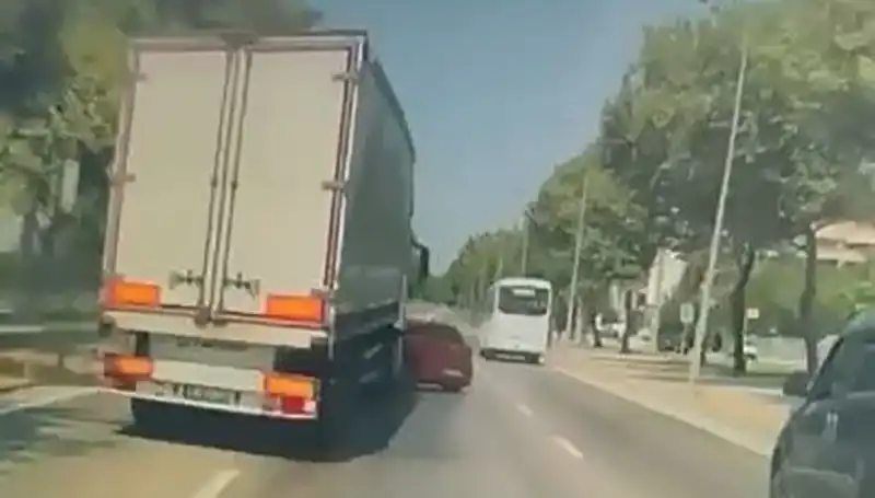 Bursa’da Feci Kaza: Kör Nokta Kazasında Can Pazarı Toplandı